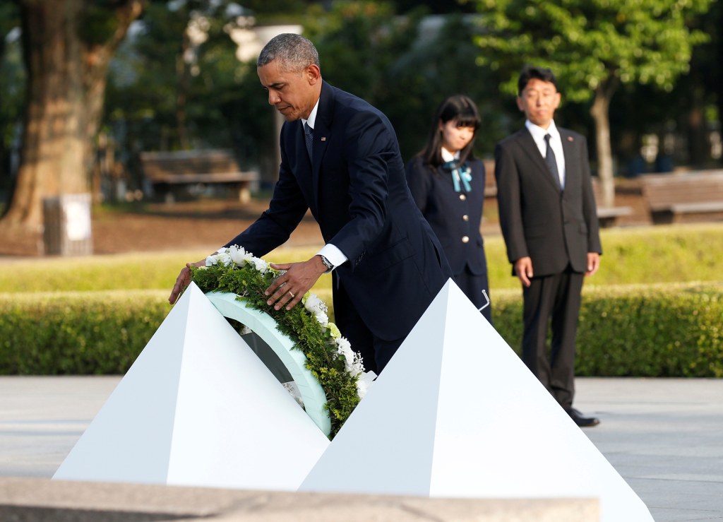 Obama becomes 1st sitting US president to visit Hiroshima
