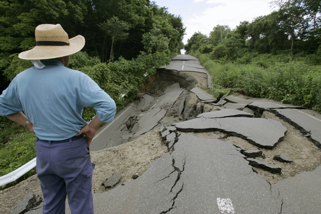 080613-japanQuake-hmed-914p.jpg
