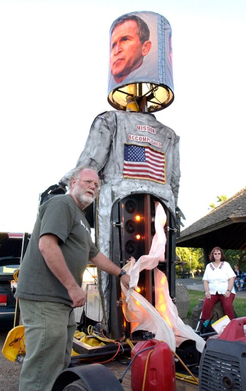 040721_bushflame_vlrg_7a.jpg