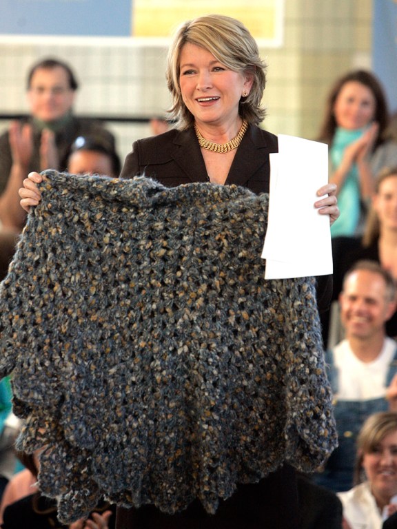 Martha Stewart 'Coming Home' Poncho: Plus Size in Lion Brand Homespun