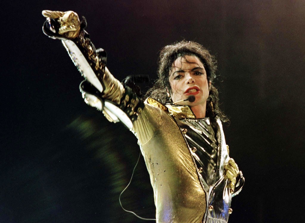 Michael Jackson Returns to the Stage... As a Hologram