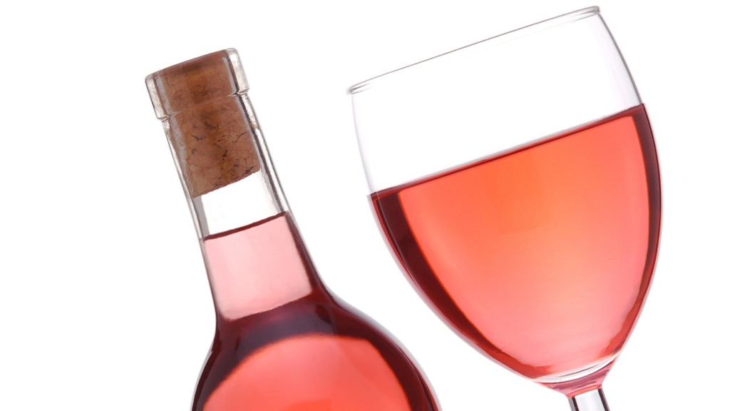 How many glasses of wine does it take to ruin your diet? Experts weigh in