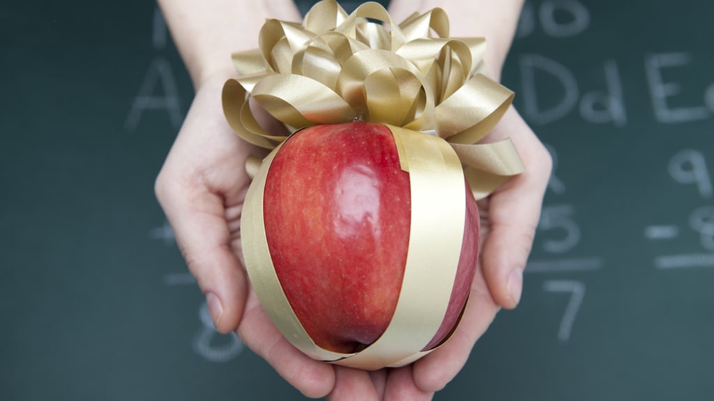29 Best Teacher Gift Ideas to Show Appreciation in 2022