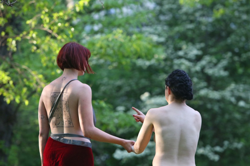 Female Cast Performs Shakespeares The Tempest in Central Park — in the Nude photo