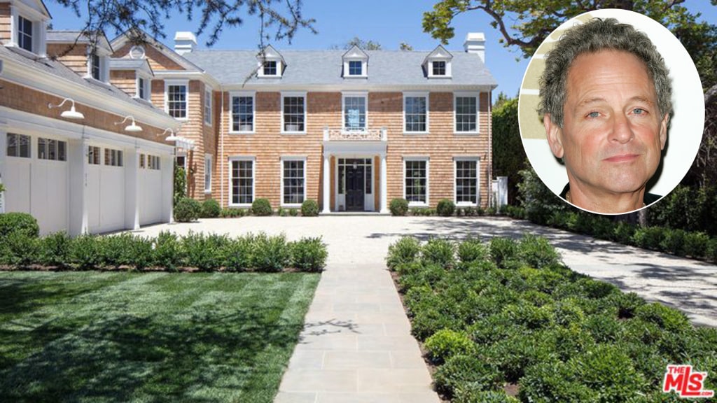 Fleetwood Mac's Lindsey Buckingham lists Brentwood estate