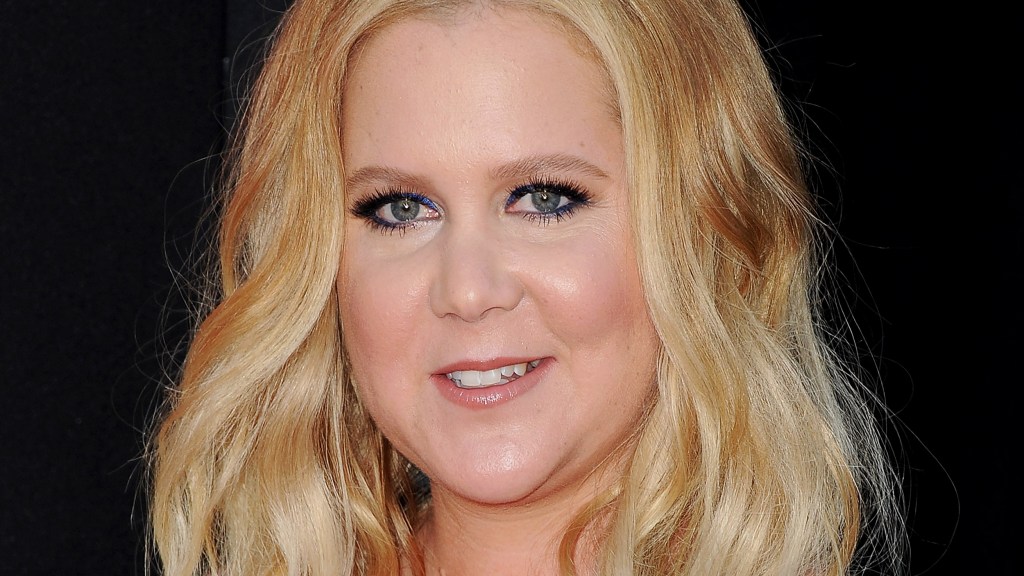 Amy Schumer Reveals Why She Didn T Take Her Husband S Last Name