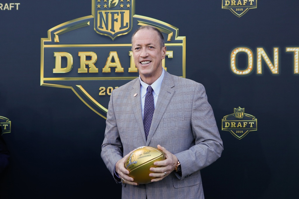 NFL Hall of Famer Jim Kelly says tests show return of oral cancer