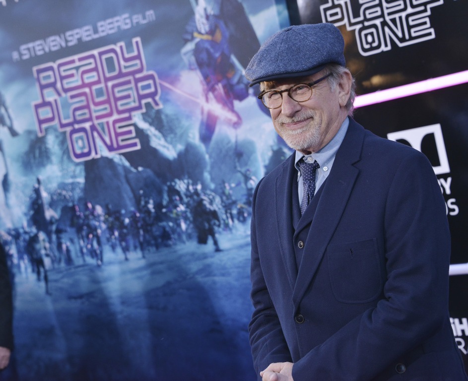 Review: Spielberg toasts greats in 'Ready Player One