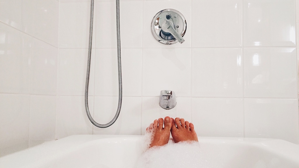 Reglaze Or Replace Your Bathtub, How Much Does It Cost To Reline A Bathtub