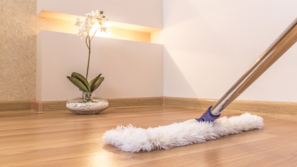 How To Clean Hardwood Floors The Right Way, Warm Water And Vinegar To Clean Hardwood Floors