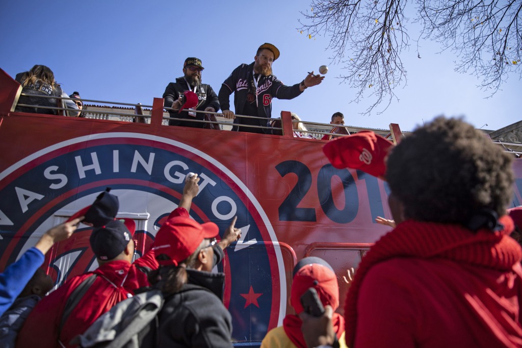 10 photos from the Nationals Championship Parade in D.C. - Roll Call