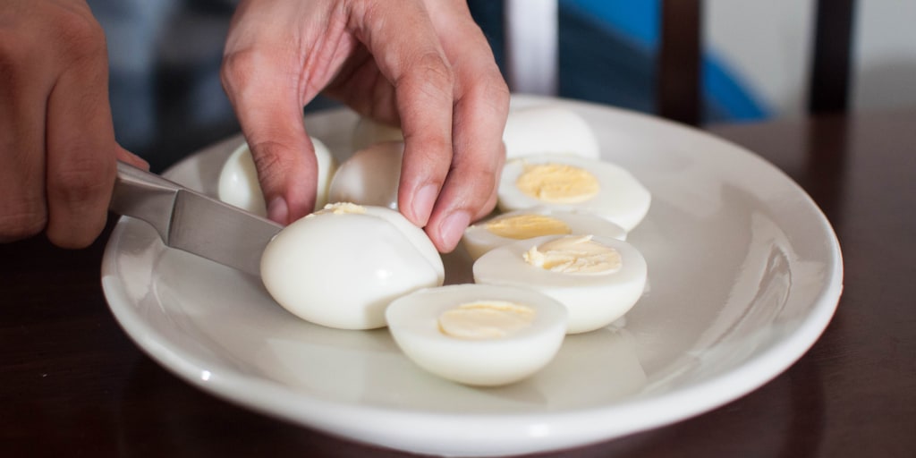 how long cooked egg last in room temperature