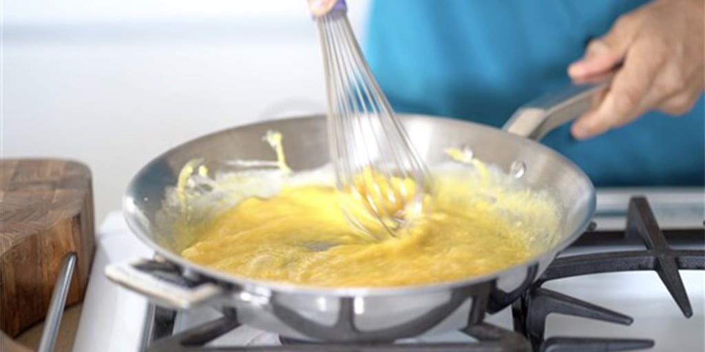 Learn the 'right way' to make scrambled eggs with this French ...