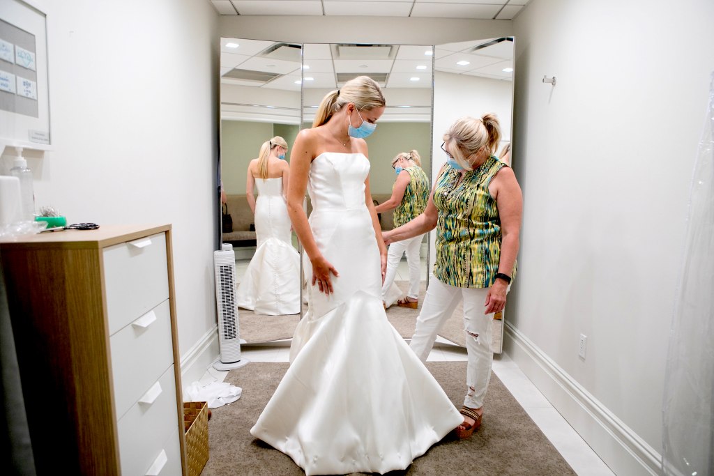 Vaccine News Fuels Return To Lavish Weddings As Couples Hope To Say I Don T To Zoom Ceremonies