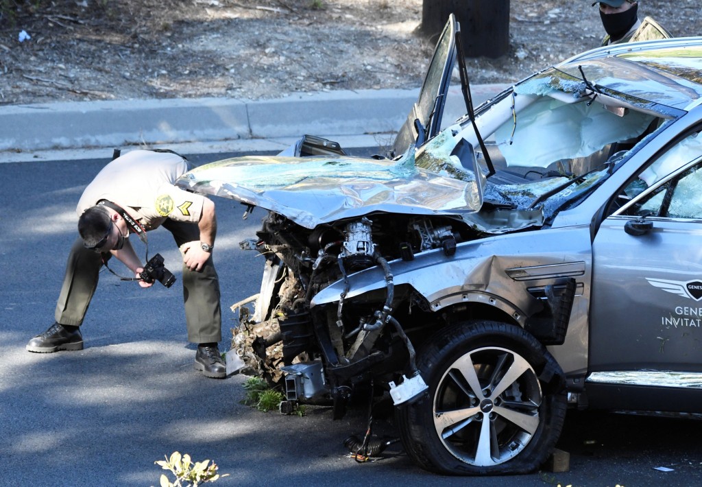 Fatal crash closes I-77 north in Iredell County: NCSHP - YouTube