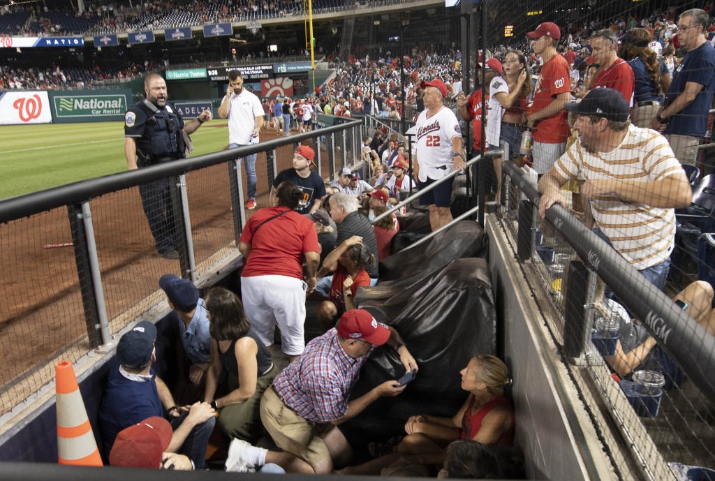 In photos: Padres fans bring the heat before players battle it out