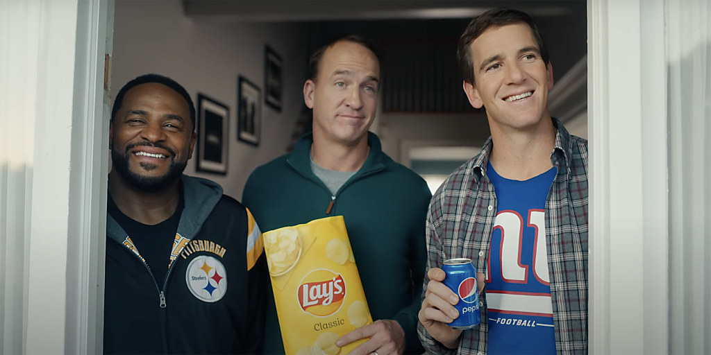 IMAGE DISTRIBUTED FOR PEPSICO - PepsiCo partners with Super Bowl champion,  Jerome Bettis, to give away Super Bowl LVII tickets, free PepsiCo and  Frito-Lay products, Walmart gift cards, and more on Wednesday