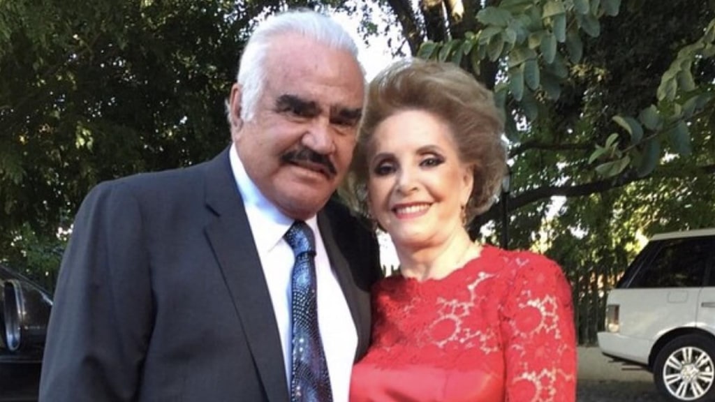 Doña Cuquita revela que Vicente Fernández se le ha manifestado