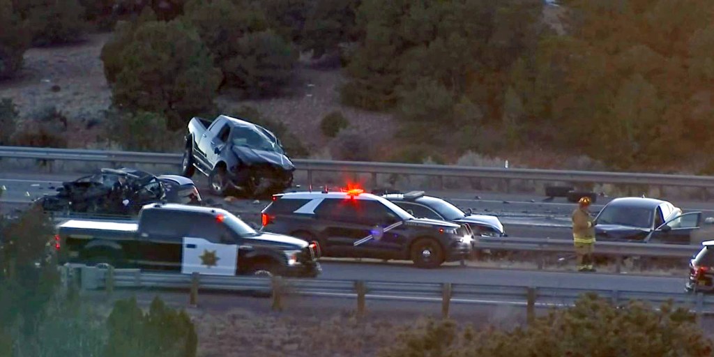 New Mexico police officer dies while chasing kidnapping suspect