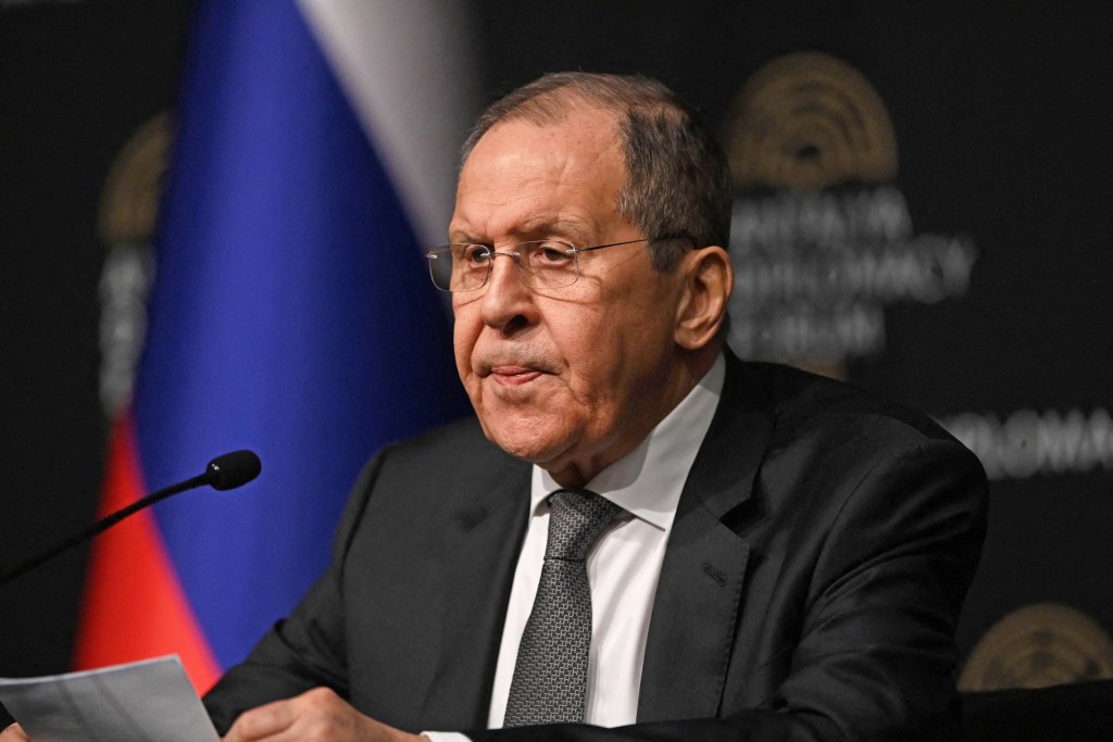Лавров заявил о руководящих украинскими силами инструкторах НАТО - РБК