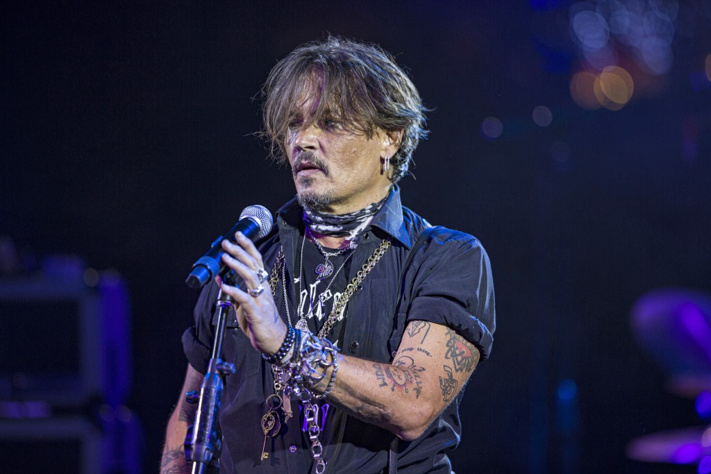 Johnny Depp gives surprise performance at Jeff Beck show in the U.K.