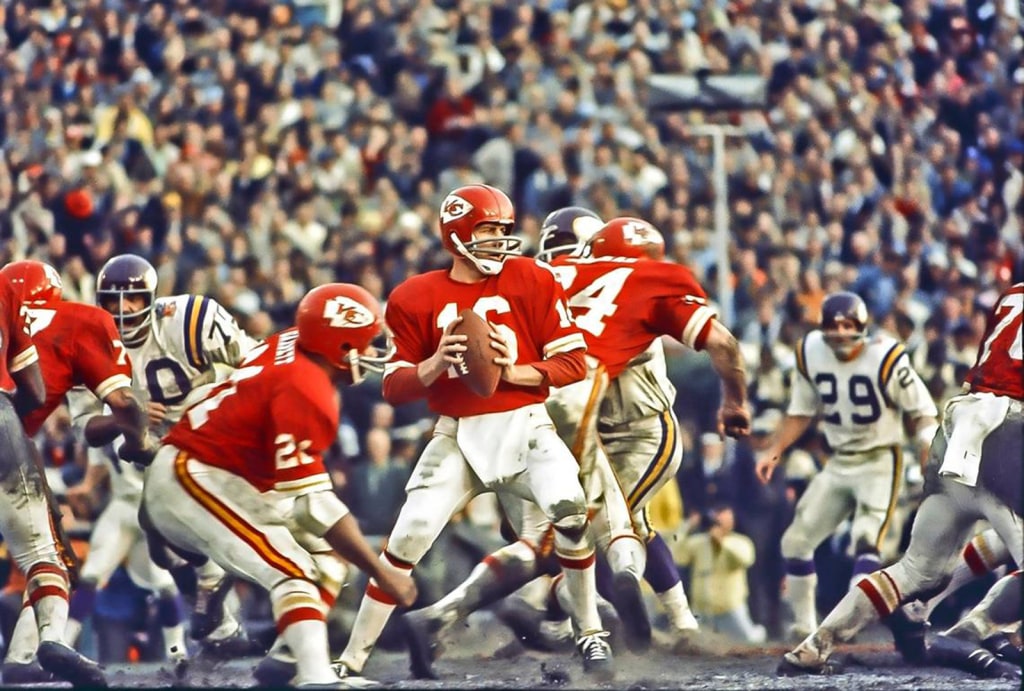 Len Dawson Dead: Chiefs Quarterback, 'Inside the NFL' Host Was 87 – The  Hollywood Reporter