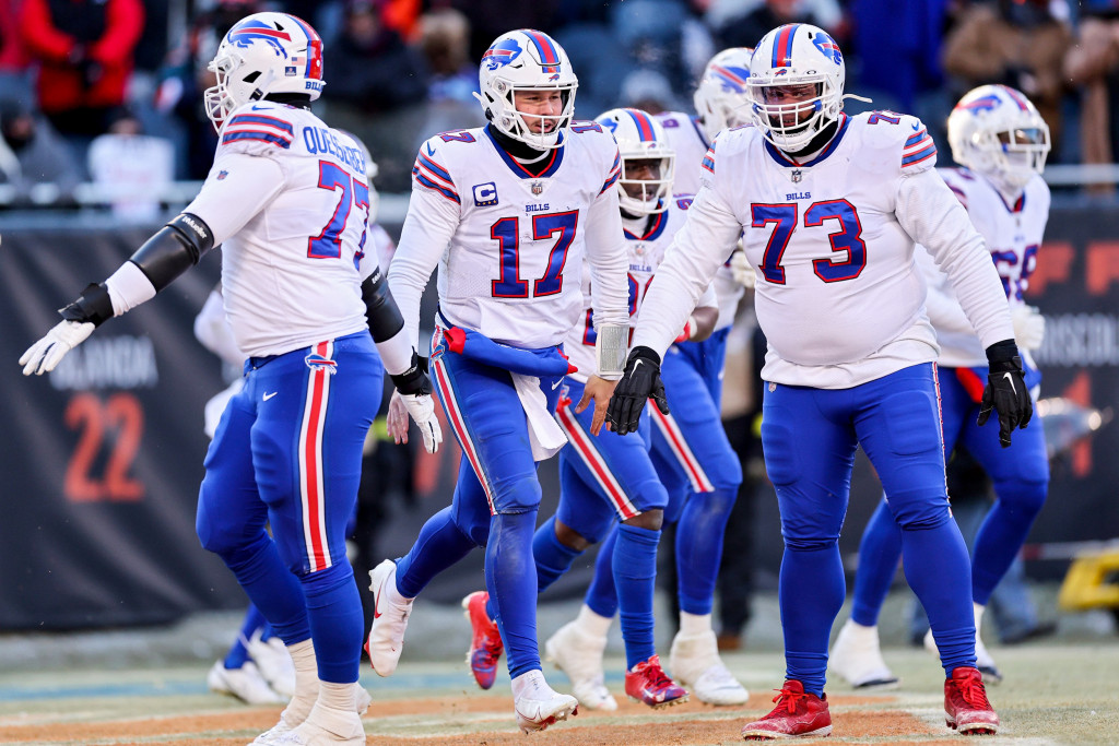 Damar Hamlin honored at first Buffalo Bills game since his cardiac