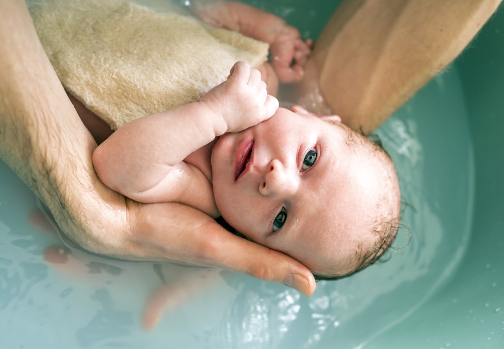 How To Bathe A Newborn Baby s First Bath