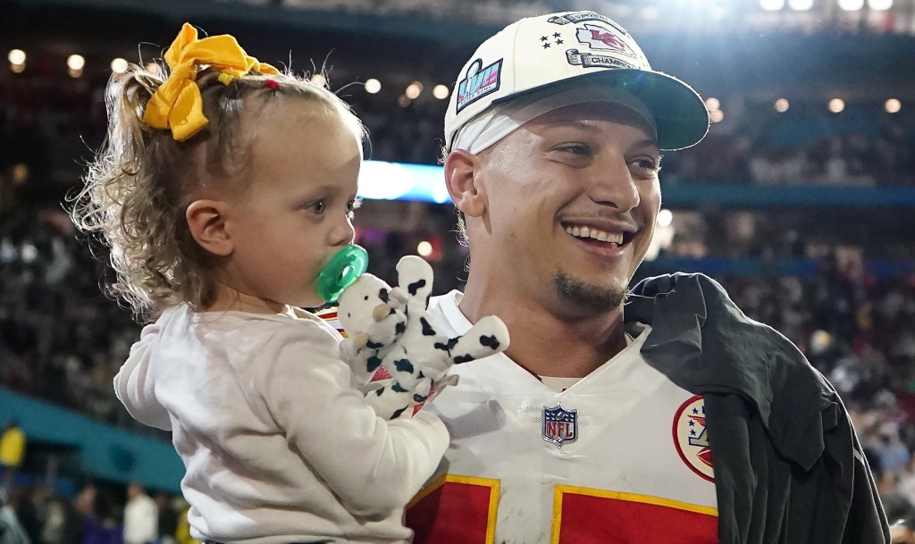 Patrick Mahomes' Daughter Rocks His Jersey Number in Sweet Family Pic