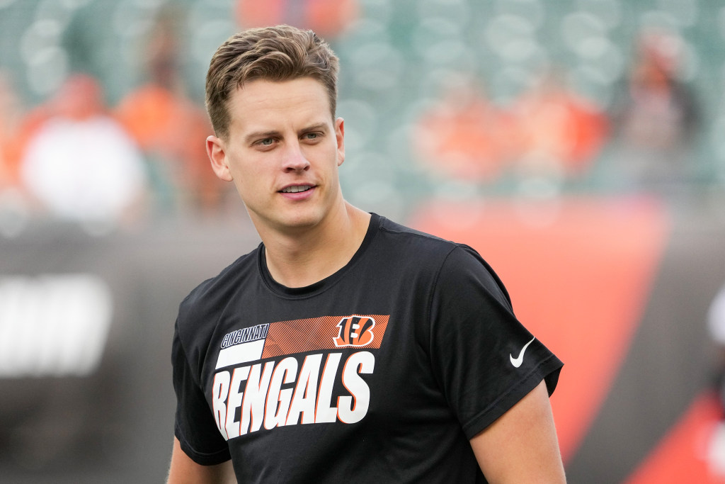 Joe Burrow leads a who dey chant in postgame interview 