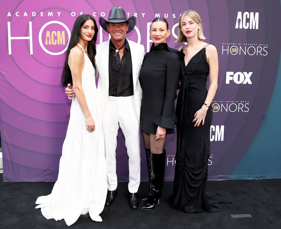 Tim McGraw's Family Secret - Video