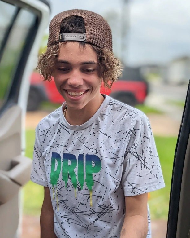 m*a様 one fifth teenager melton flight ja Teen traveling alone on Frontier Airlines from Tampa accidentally