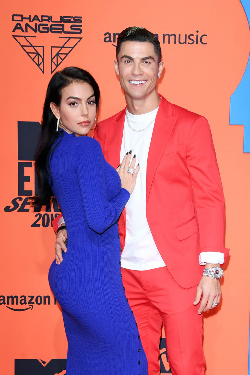 Cristiano ronaldo store new girl