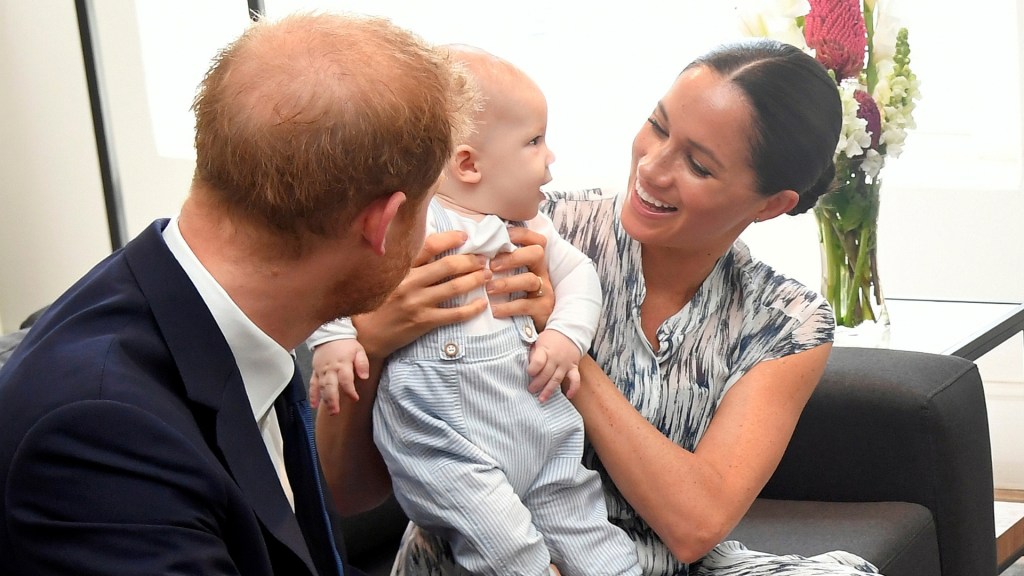 Mintieron Meghan Markle y Harry sobre el nacimiento de Archie?