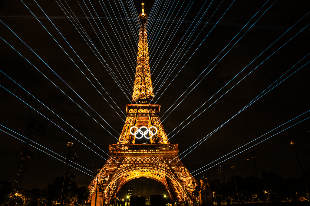 240725-eiffel-tower-olympic-ceremony-ew-440p-7b6afe.jpg