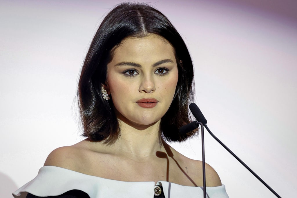 Selena Gomez reacts to politician who said she should be deported after  video of her crying amid ICE raids