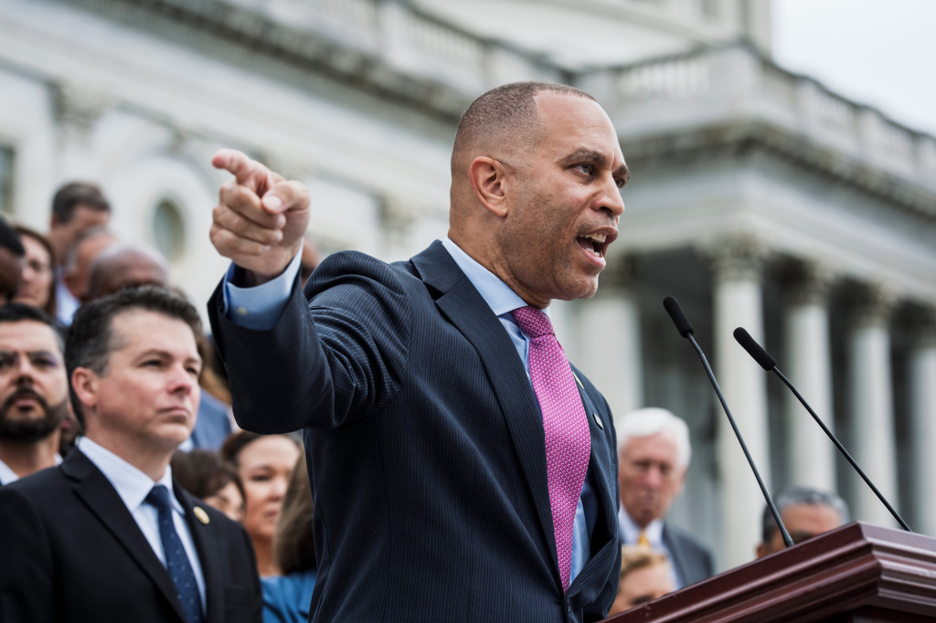 Hakeem Jeffries blasts Republicans, delays Trump bill voting in record-long House speech