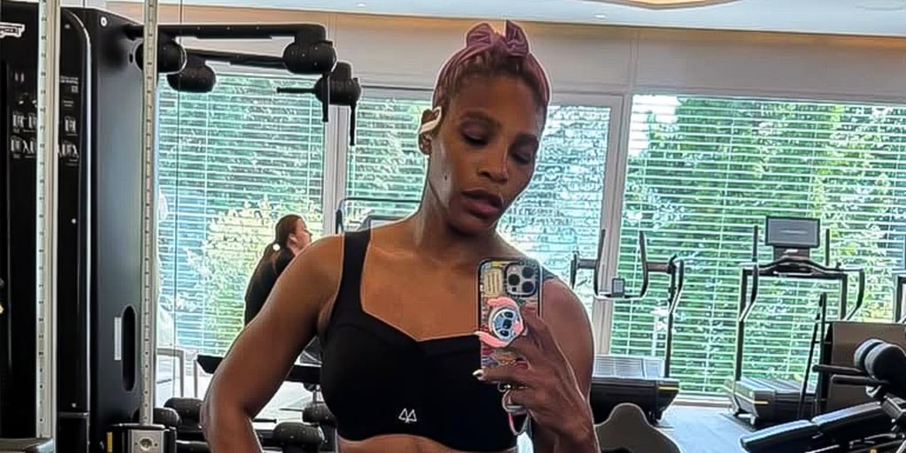 Serena Williams Shows Off Her Abs in Gym Selfies