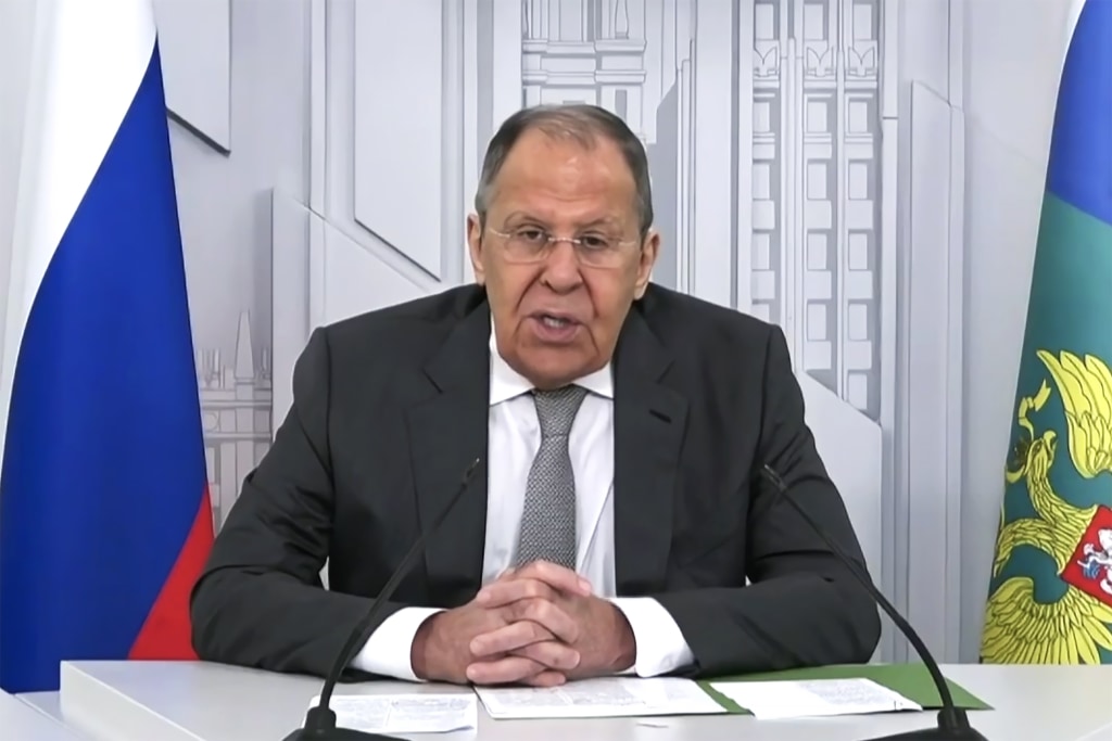 Russia's foreign minister says no Putin-Zelenskyy summit planned despite Trump's peace push