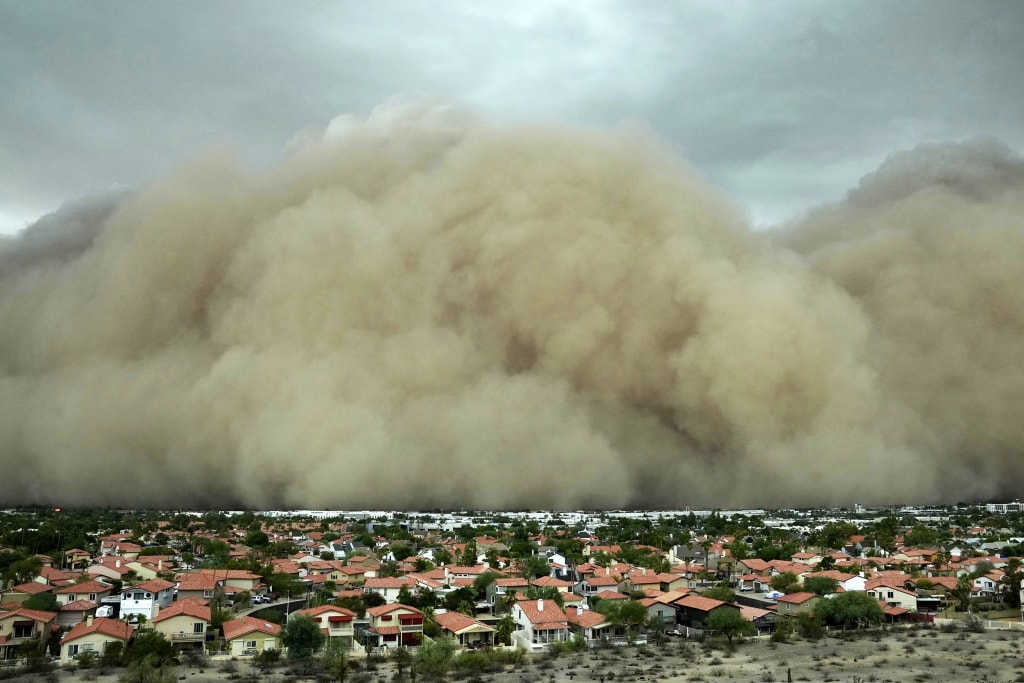 Dust storm engulfs Arizona, leaving thousands without power and flights grounded