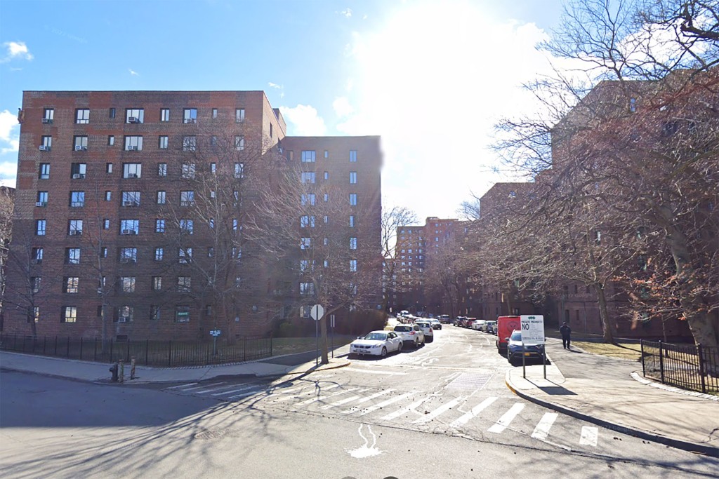 2 sickened with Legionnaires' at Bronx apartment complex, evaluation underway