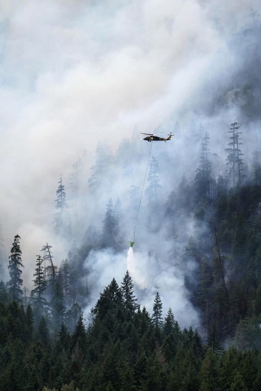 Federal agents arrest fire crew members at Washington wildfire