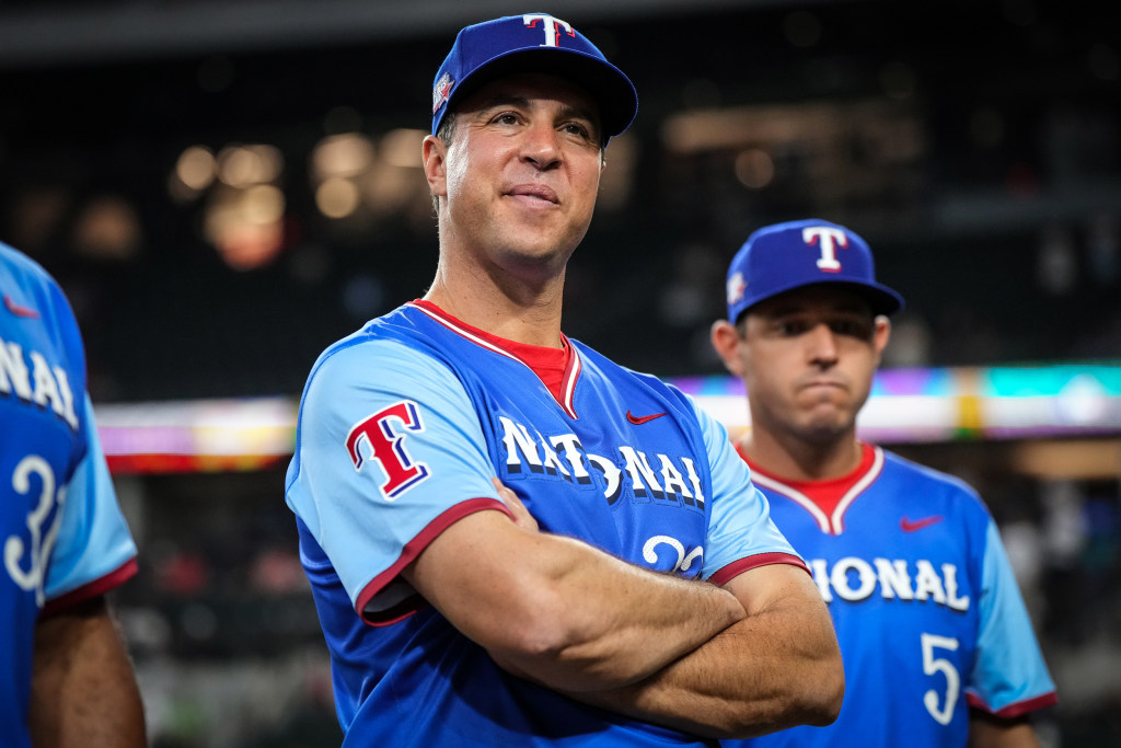 Former Major League Baseball player Mark Teixeira announces Texas congressional bid 