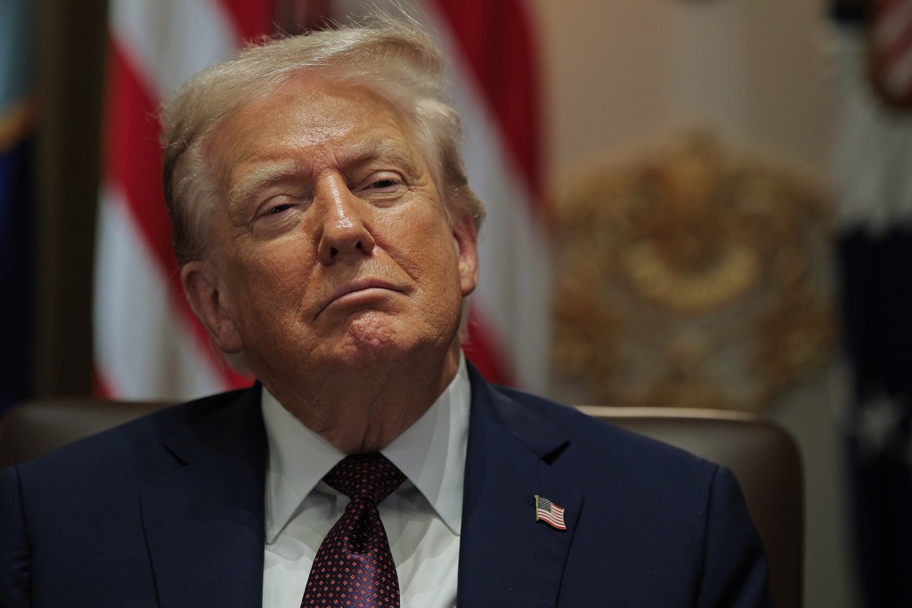 Supreme Court agrees to quickly decide whether Trump's tariffs are legal