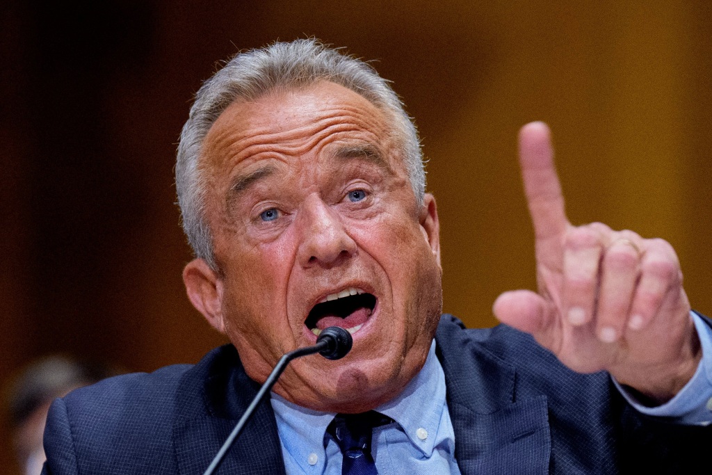 RFK Jr. draws bipartisan pushback at Senate hearing over moves to limit vaccines 