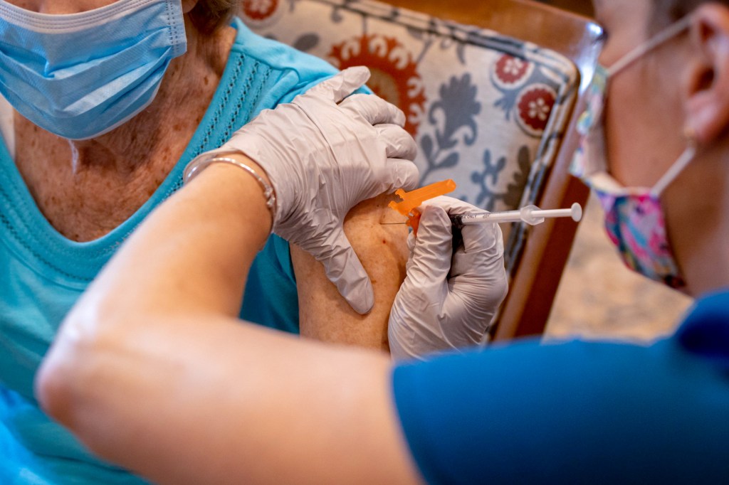 For some, Medicare isn't covering the updated Covid vaccine yet