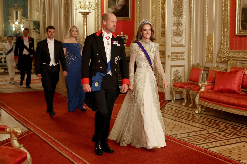 State Banquet Duchess Of Cambridge Red Dress What Kate Middleton And Prince  William Wore To State Dinner For