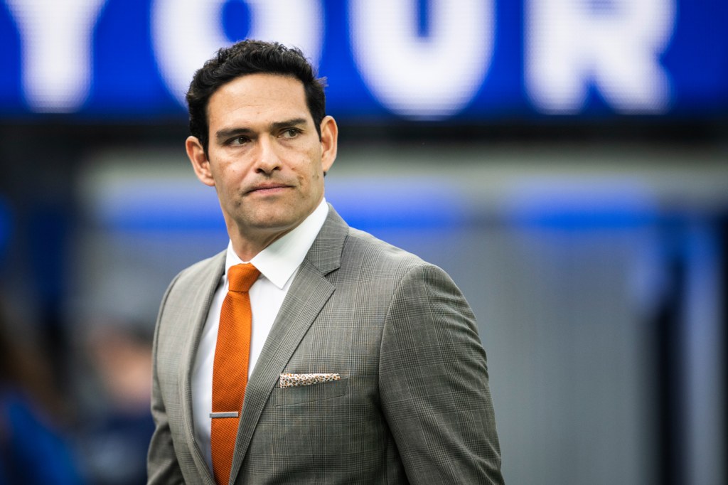 Mark Sanchez approached and assaulted truck driver before stabbing, police  allege