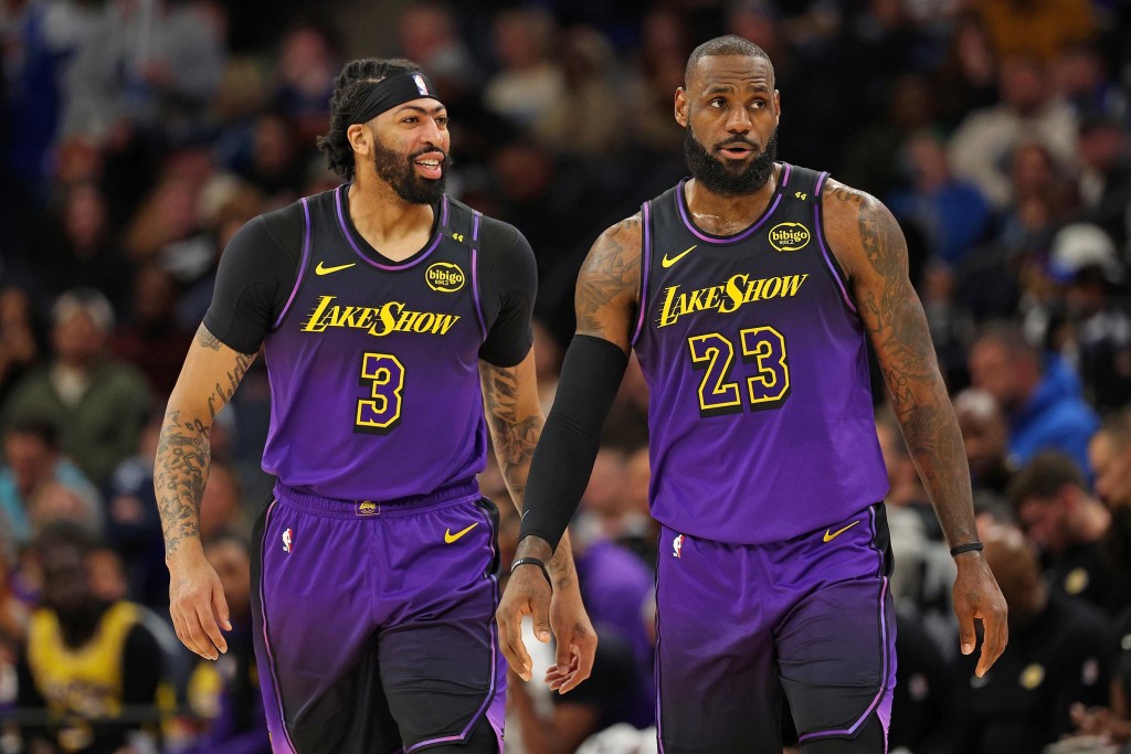 251023-anthony-davis-lebron-