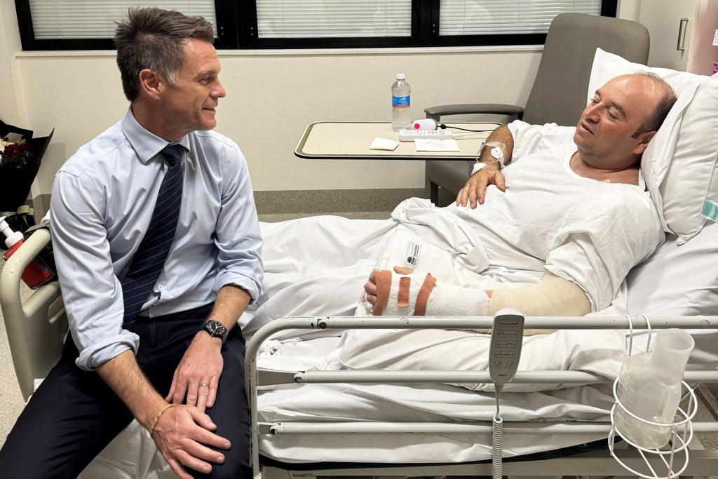 Hero who disarmed gunman at Bondi Beach on video undergoes surgery